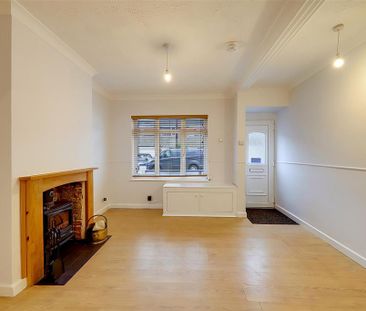 2 bedroom terraced house to rent - Photo 4