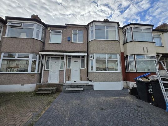 3 bedroom terraced house to rent - Photo 1
