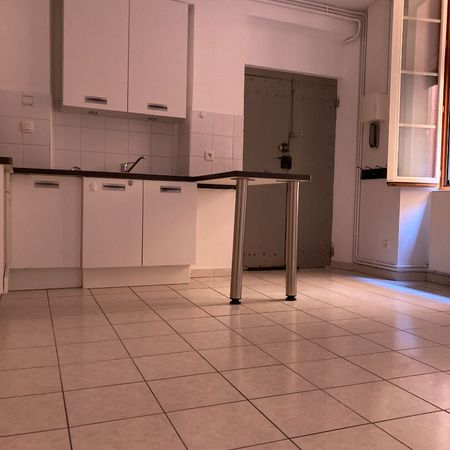 Location Appartement 2 pièces 31m² - Photo 3