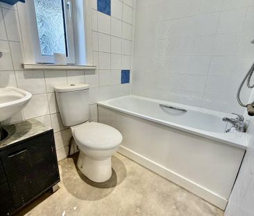 2 bedroom semi-detached bungalow to rent - Photo 3