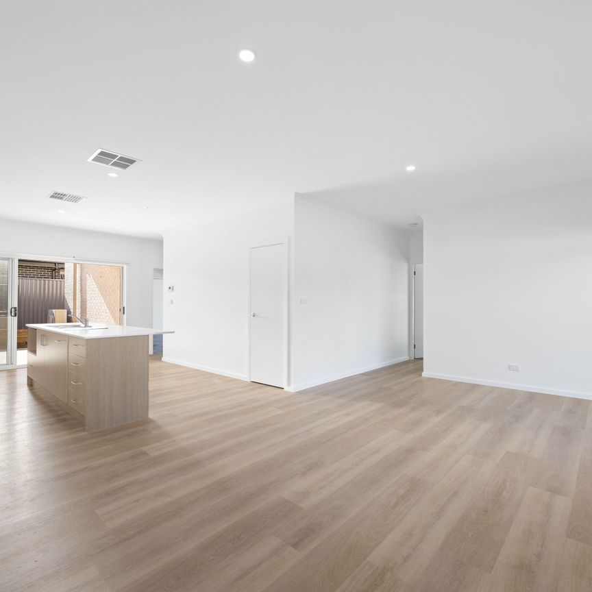 1 Amity Crescent, Thrumster NSW 2444 - House For Rent | Domain - Photo 1