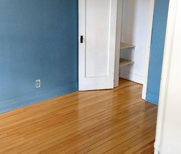 Immeuble - 183-193 Principale Est Magog Charmant 3 1/2 à Louer - Photo 1