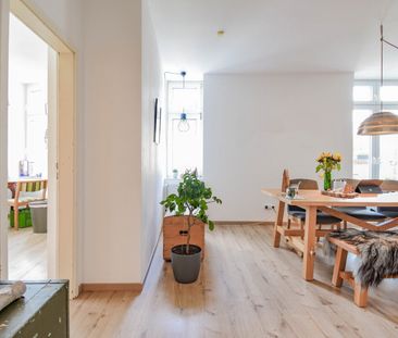 Helle Drei-Zimmerwohnung mit Balkon im 1. OG. Solingen Mitte. - Photo 2