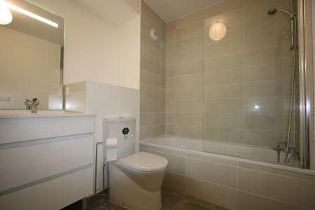 Location Appartement 2 pièces 41m² CHAMBERY 73000 - Photo 4