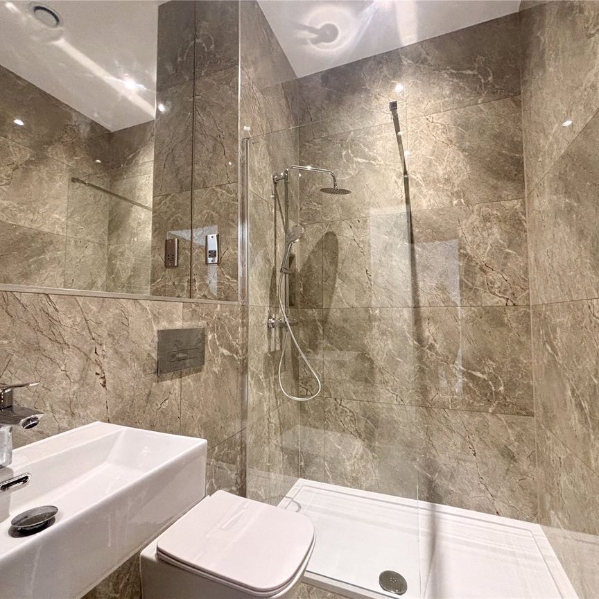 Roop House, Fleet, Hampshire, GU51 - Photo 1