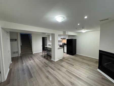 For Lease - 37 Wood Drive, Whitby, Ontario - Photo 4