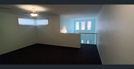 Modern Charming in Central Kew location - Photo 2