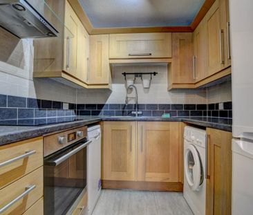 2 bedroom ground floor flat to rent - Photo 5