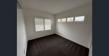 Modern living with four generous bedrooms - Photo 3