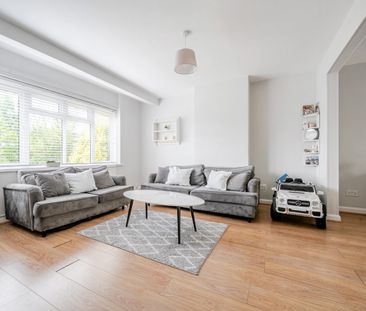 Morton Way, London, N14 - Photo 1