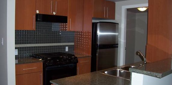 **$3,200 / 1 Bed + Den 860 sq.ft.- Yaletown Parkwest ** - Photo 2