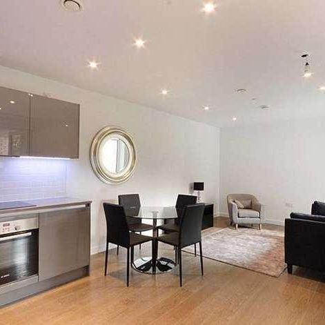 Sayer Street, Elephant And Castle, SE17 - Photo 1