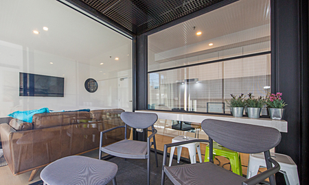 Fully Furnished High-end Living on Lonsdale! - Photo 5