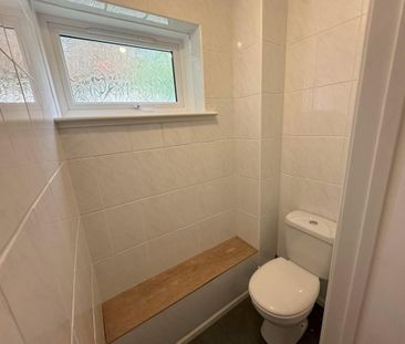 2 bedroom end of terrace house to rent - Photo 4