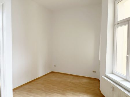 Große 2-Zimmer-Wohnung mit Wohnküche und Balkon, Puschkinstraße in 19055 Schwerin - Photo 3