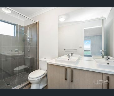 Perfect Location - Photo 6