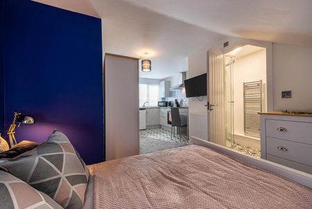 1 bedroom in a house share to rent - Photo 3