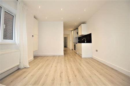 2 bedroom apartment to rent - Photo 2