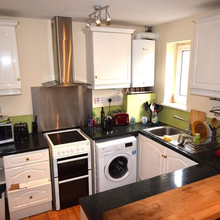 Large Double room-Horfield-Close to Hospital - Photo 4