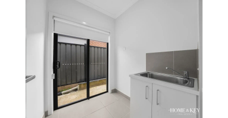 Don't miss out on this Modern Home - Photo 3