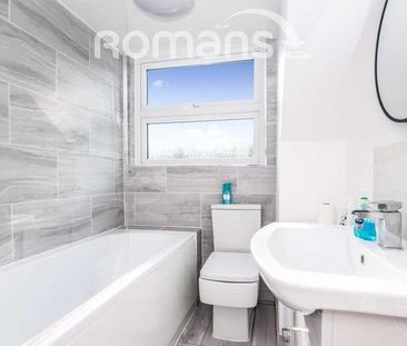 The Beeches, Church Road West, Farnborough, GU14 - Photo 3