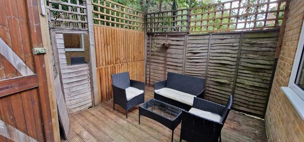 Studio to rent - Photo 1