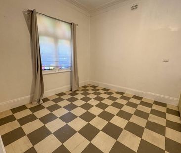 STONE THROW TO BEAUMONT ST! - Photo 1