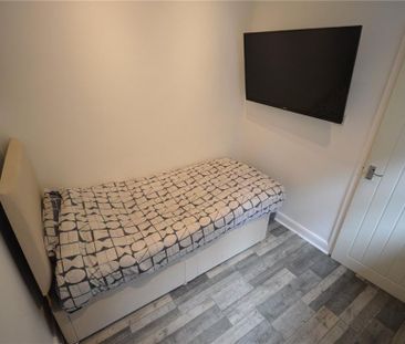 5 bedroom semi-detached house to rent - Photo 4