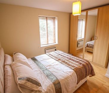 2 Bedroom Flat - Photo 2