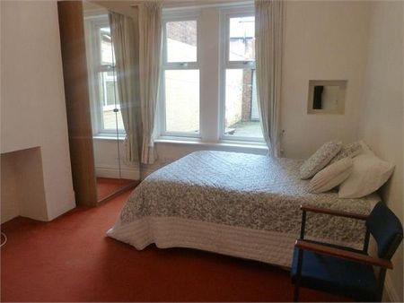 5 bedroom terraced house to rent - Photo 4