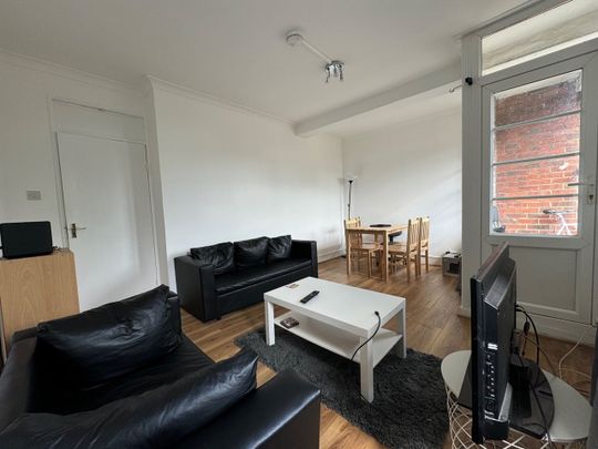 4 Bed Flat, Ellen Terry Court, NW1 - Photo 1