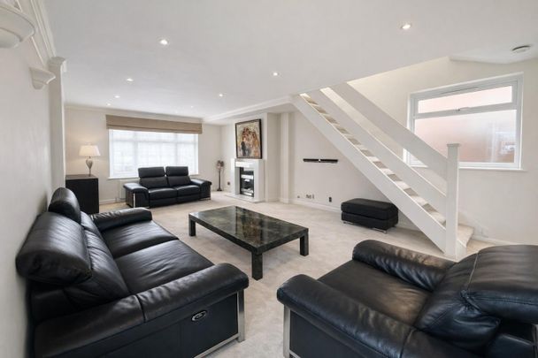 4 bedroom House To Let Total Size: 1486 SQ FT - Photo 1