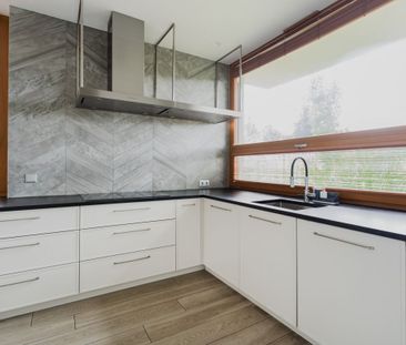 Dom z ogrodem na Mokotowie | 3 syp | 2 garaże - Фото 1