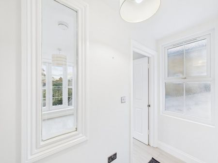 19 Cherry Orchard, Staines-Upon-Thames, Middlesex,TW18 - Photo 5