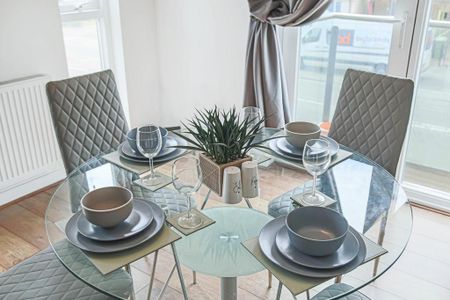 2 bedroom serviced apartment to rent - Photo 3