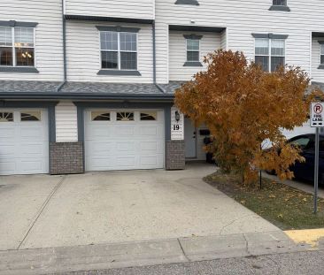3 bedroom townhouse — 3 Bedrooms Townhouse - Photo 1
