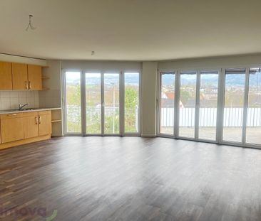 Top living comfort in a popular residential area in Laufen - Photo 1