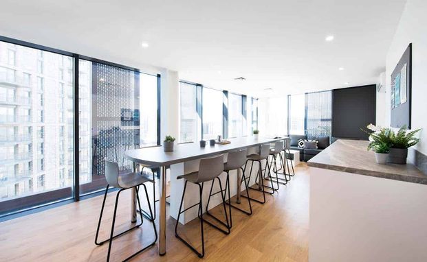 Highest Double Non Ensuite: Three Bed Flat - Photo 1