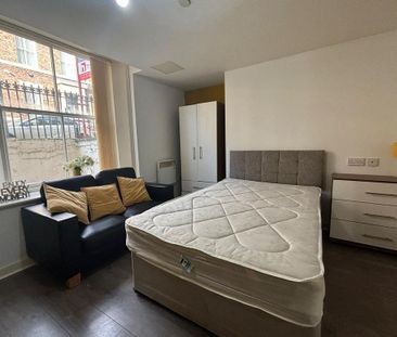 Studio to rent - Photo 1
