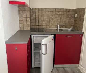 A LOUER Centre Ville, proche des lycées et commerces Dans résidence... - Photo 2