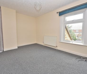 3 bedroom mid terraced house to rent, - Photo 5