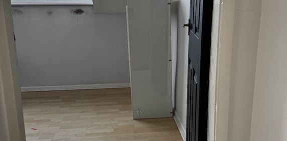Room in a Shared House, Normanton Spring Road, S13 - Photo 2