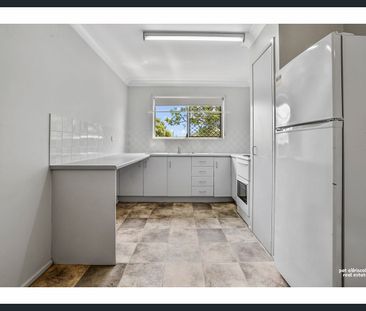 CENTRAL 3-BEDROOM RESIDENCE - Photo 5