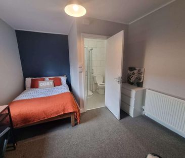 6 bedroom property to rent - Photo 1