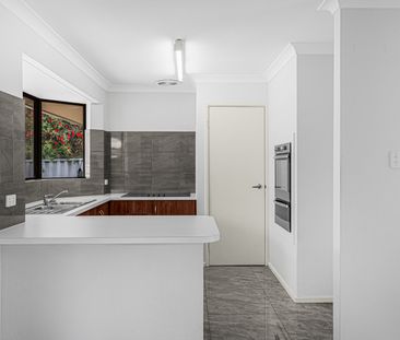 Spacious 3 Bedroom Duplex - 16B Rivergum Place! - Photo 6