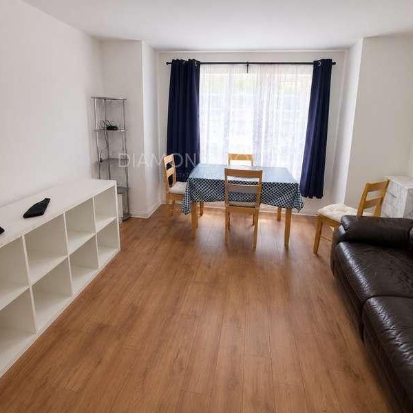 Williams Drive, Hounslow, TW3 - Photo 1