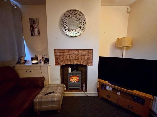 2 bedroom terraced house to rent - Photo 1