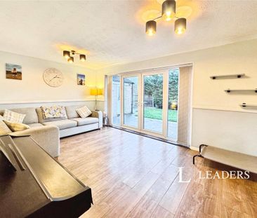 3 bedroom semi-detached house to rent - Photo 1