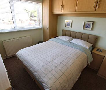 4 bedroom terraced house to rent - Photo 2