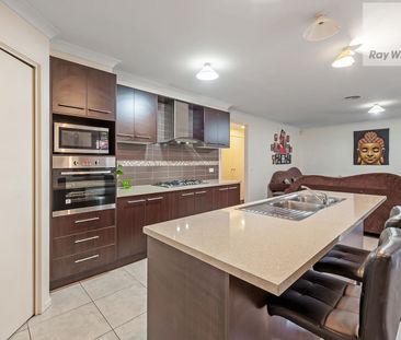 Grand Family Home - Photo 1